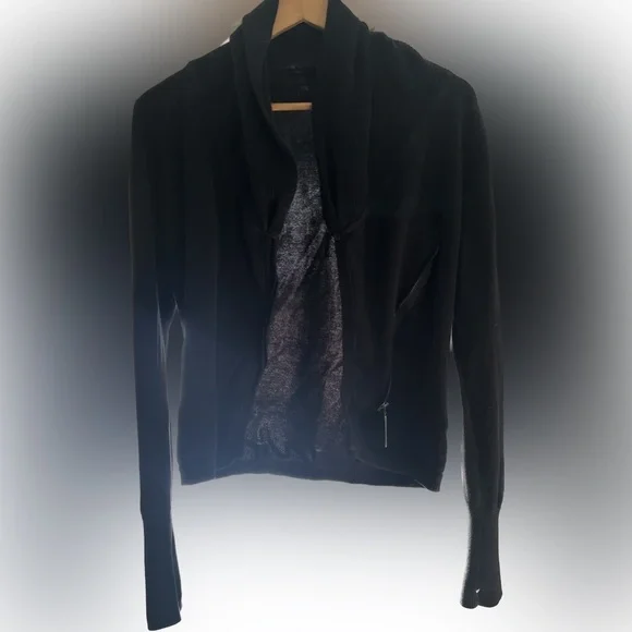 Bench Sweater - Picture 5 of 5